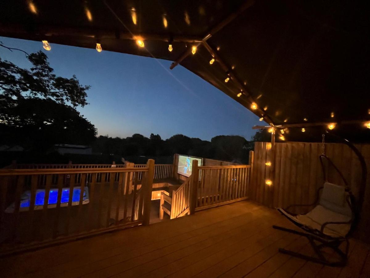 Aladdin Safari Tent Tenby Exterior foto